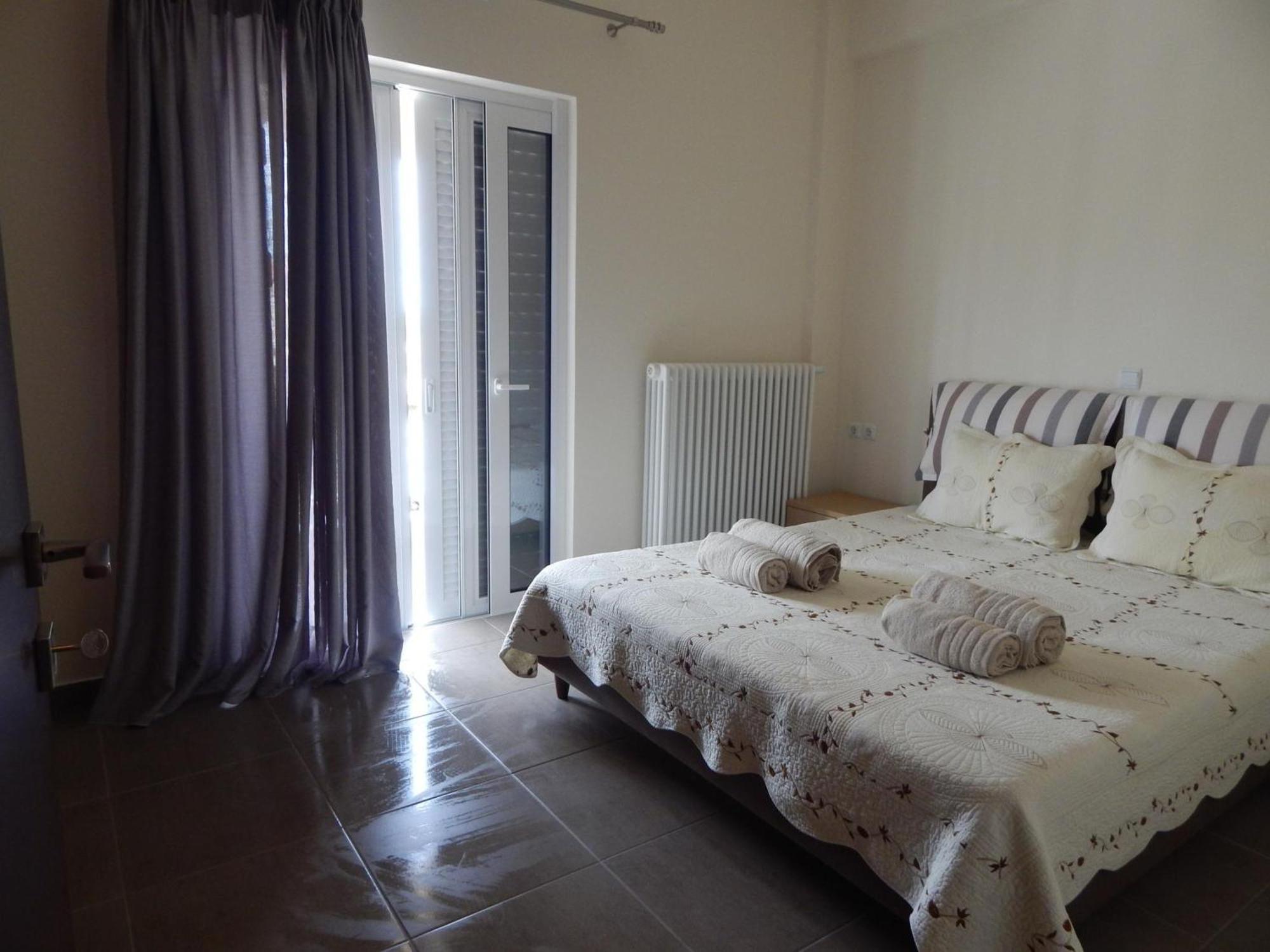 Samaras Apartments In Kamena Vourla Exterior photo