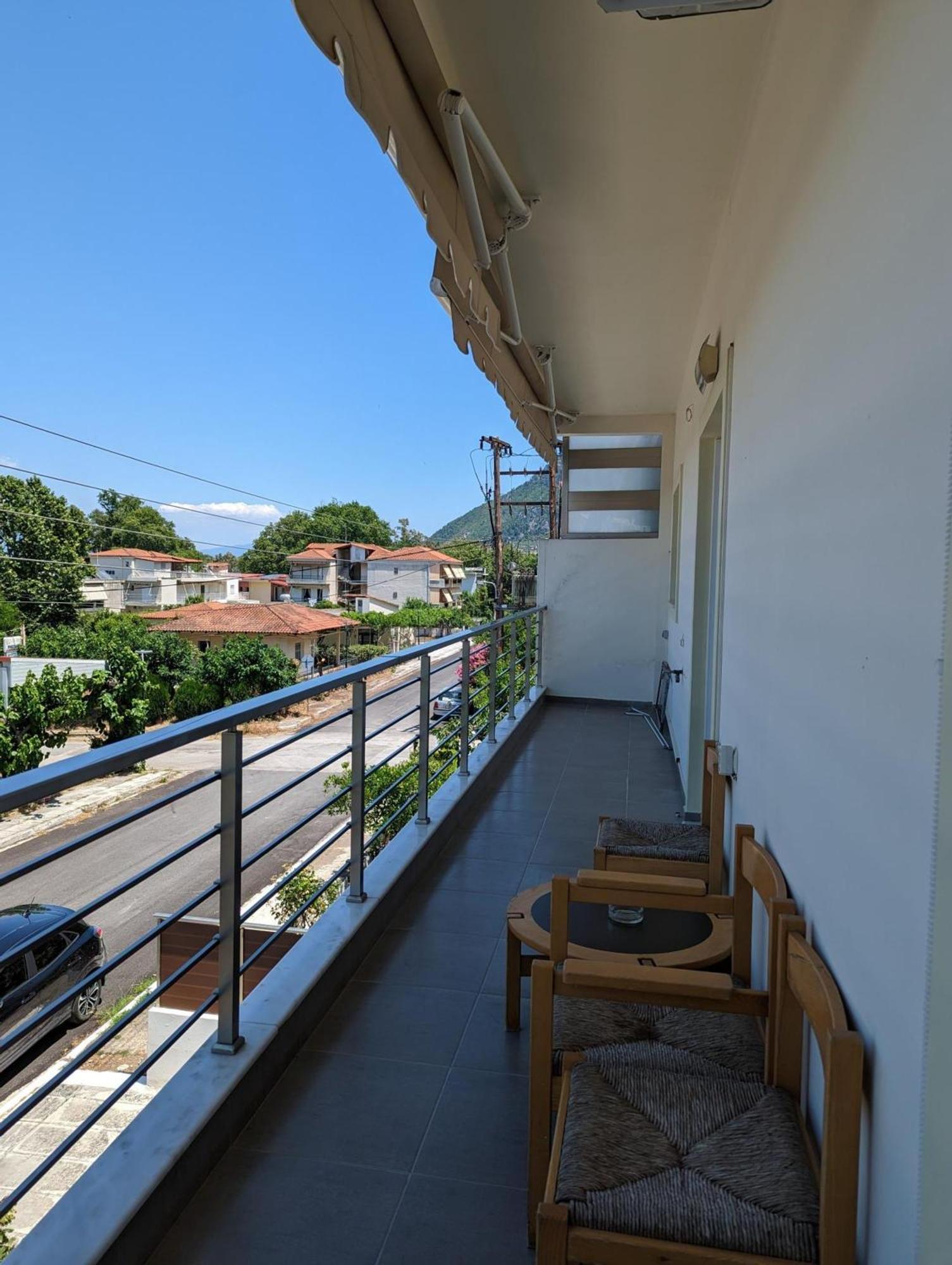 Samaras Apartments In Kamena Vourla Exterior photo