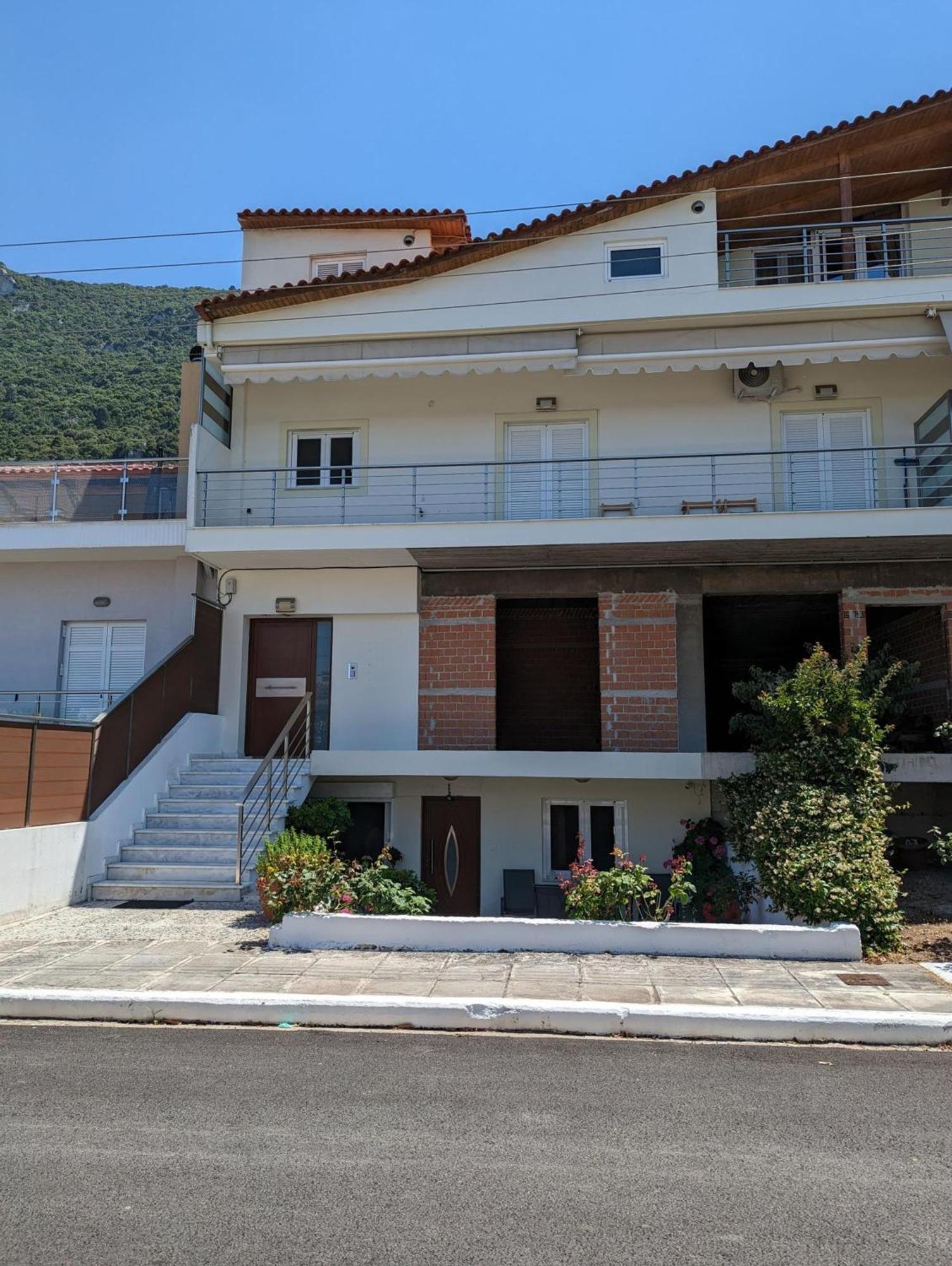 Samaras Apartments In Kamena Vourla Exterior photo