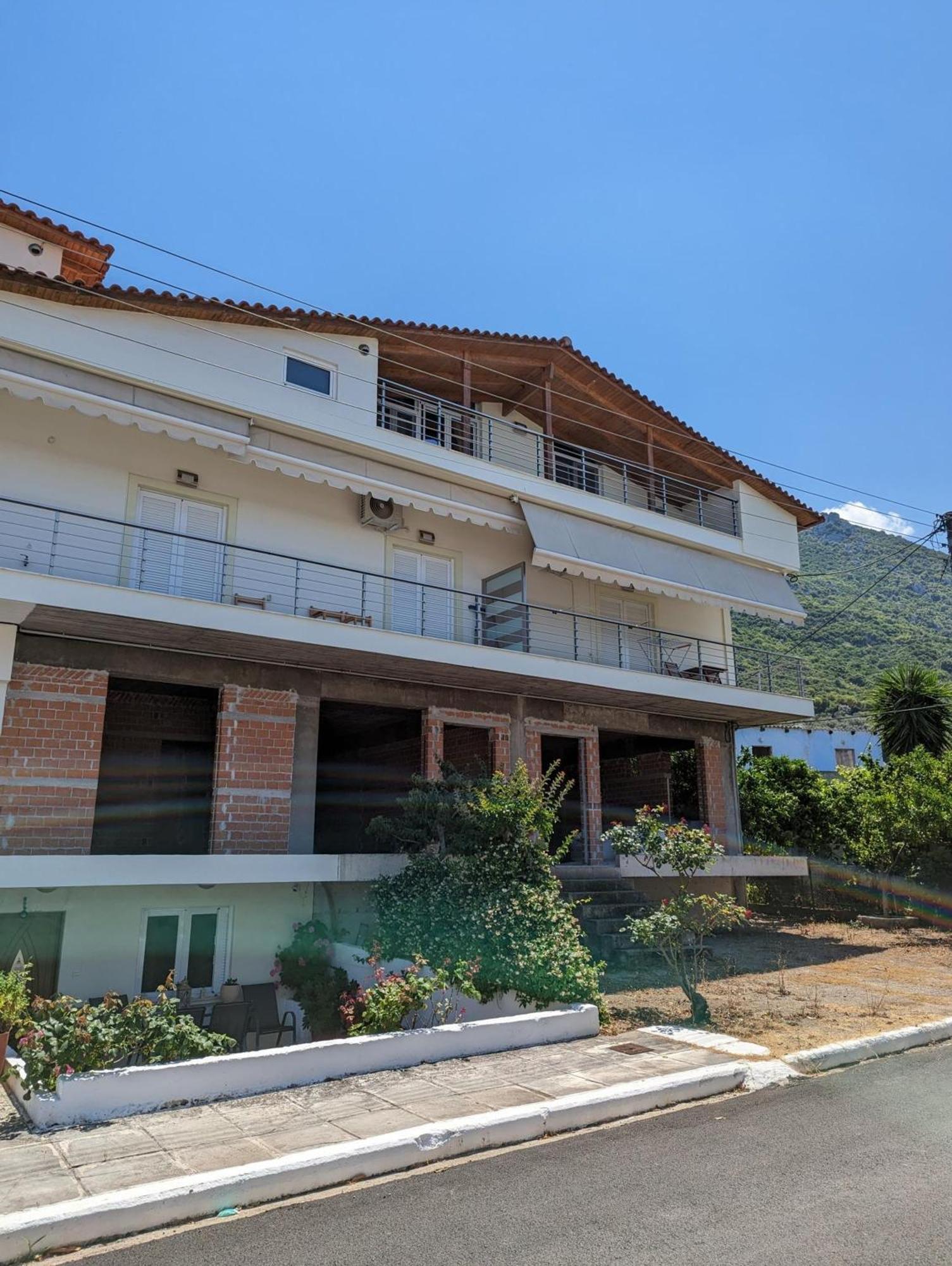 Samaras Apartments In Kamena Vourla Exterior photo